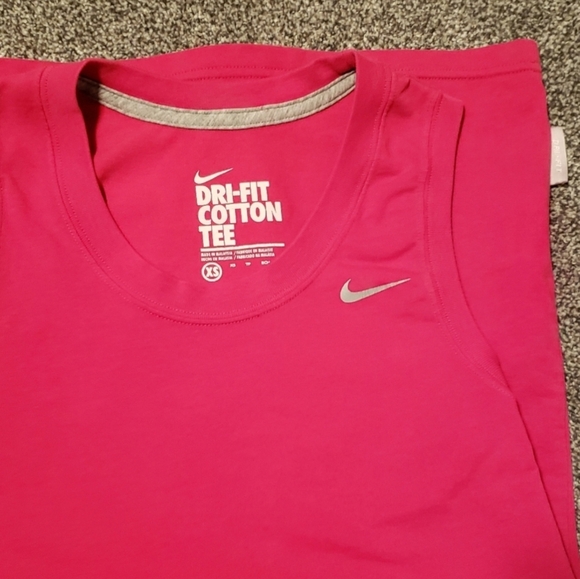 Nike Drifit Cotton Top - Picture 2 of 3